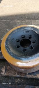 Bọc bánh xe nâng điện Linde
