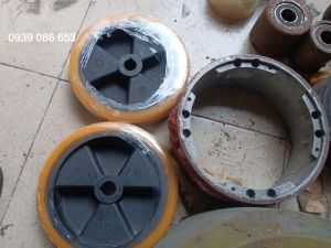 Sữa chữa bánh xe nâng tay