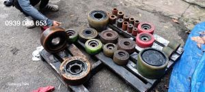 Dịch vụ bọc bánh xe nâng tận nơi