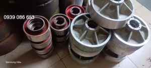 Gia công bọc nhựa PU bánh xe nâng điện