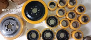 Gia công bọc nhựa PU xe nâng Linde