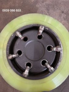 Sản xuất bánh xe TRUNG ĐẠT Xe nâng điên TOYOTA bánh lái pu 330x145x193,5mm